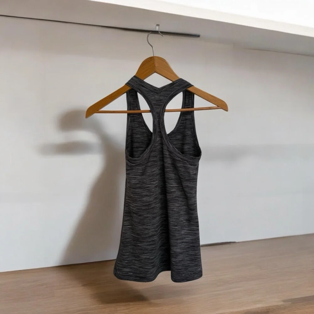 Women’s Lululemon Stretchy Racerback Tank Top! Grey Black Stripe! Size 6! - Picture 4 of 6